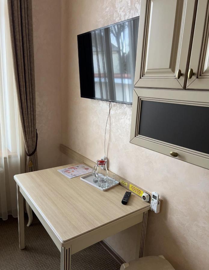 Hotel Гостиный Двор Надежда à Khlibodarske Extérieur photo