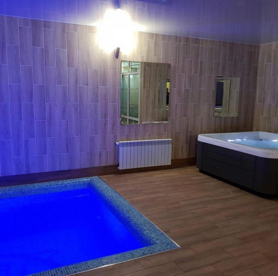 Hotel Гостиный Двор Надежда à Khlibodarske Extérieur photo