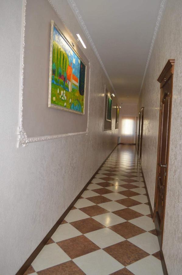 Hotel Гостиный Двор Надежда à Khlibodarske Extérieur photo