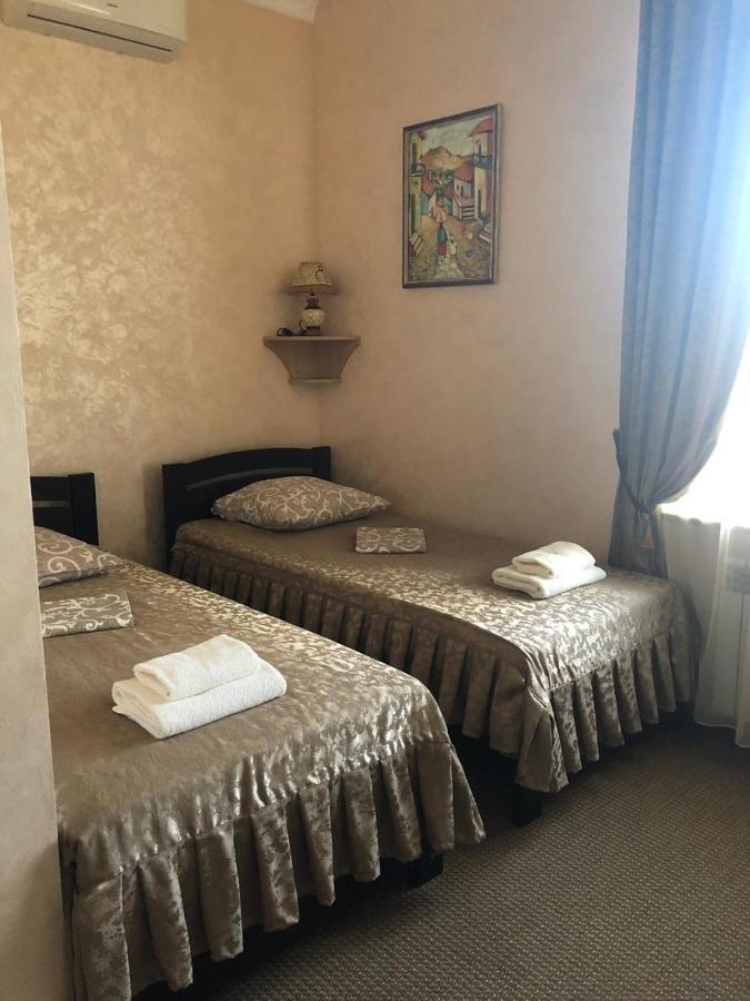 Hotel Гостиный Двор Надежда à Khlibodarske Extérieur photo